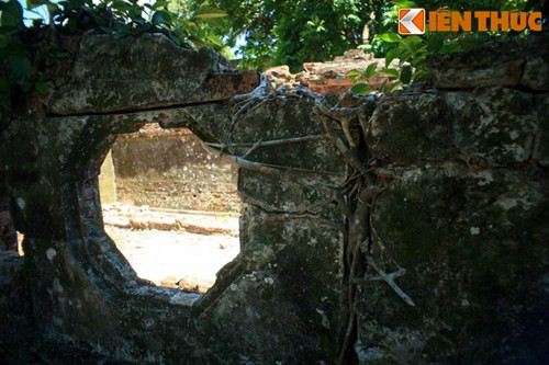 Giai đoạn thứ hai tính từ khi vua Tự Đức băng hà năm 1883. Lúc này, Y Khiêm Viện và Trì Khiêm Viện trở thành chỗ ăn, ở thường xuyên của các phi tần, cung nữ.