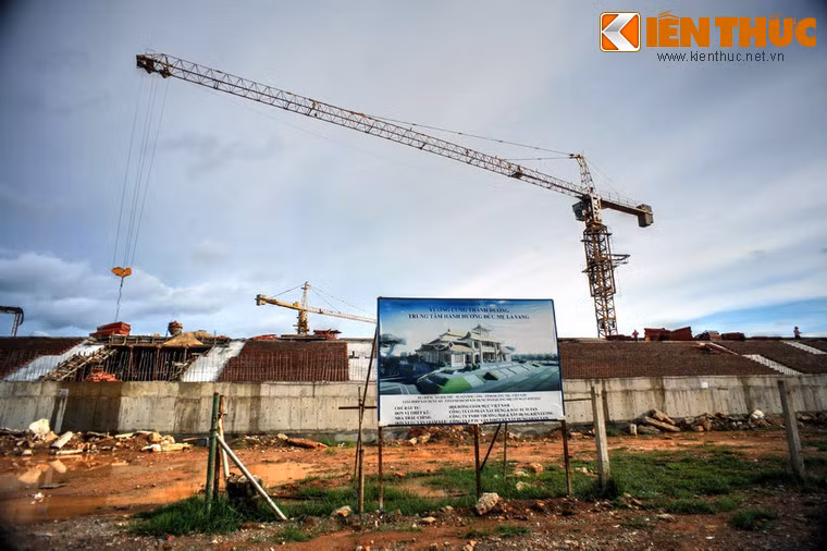 Vào năm 2008, Thánh địa được chính quyền tỉnh Quảng Trị cấp thêm 21 ha đất để phục vụ hoạt động tín ngưỡng của giáo dân. Năm 2012, Vương cung Thánh đường mới đã được khởi công xây dựng. Đây là ngôi thánh đường được thiết kế theo phong cách kiến trúc Á Đông, có sức chứa tới 5.000 người.