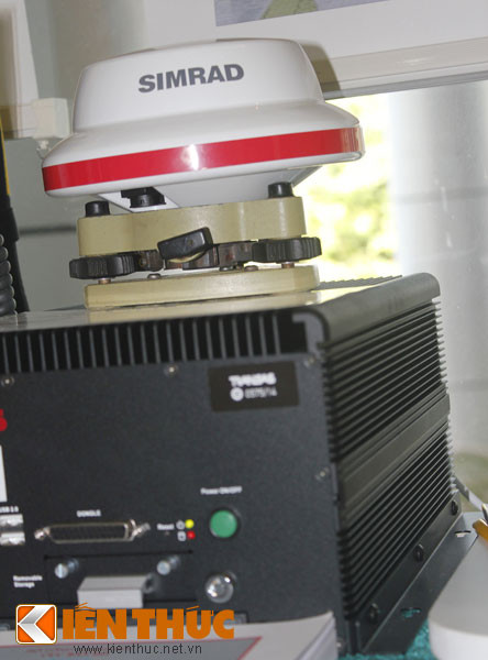 Máy GPS của Simrad.