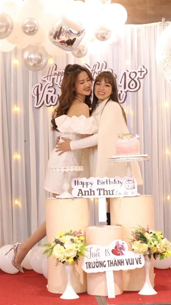 Gai xinh Yen Bai khoe bo me sieu tre, ra duong toan bi nham anh em-Hinh-2