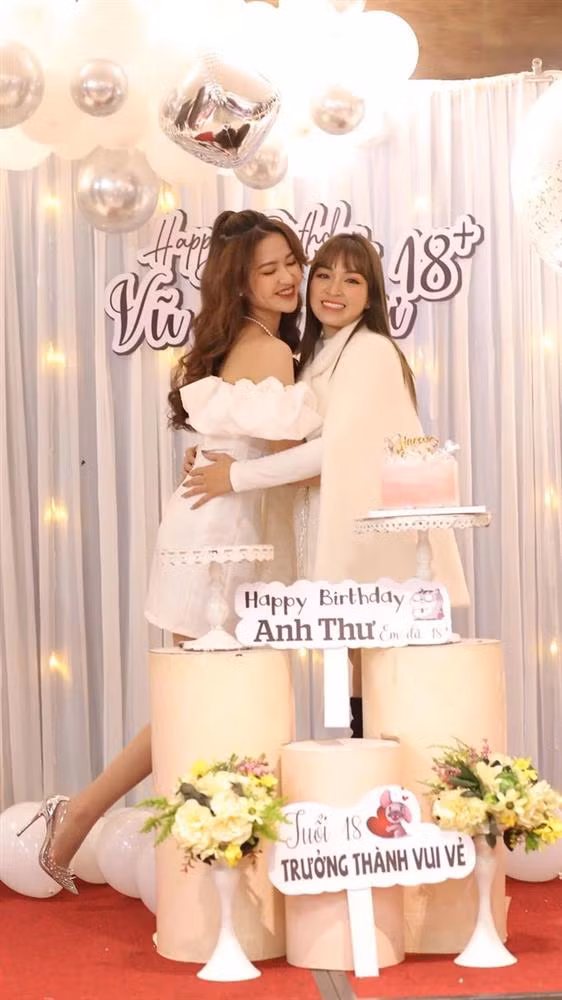 Gai xinh Yen Bai khoe bo me sieu tre, ra duong toan bi nham anh em-Hinh-2