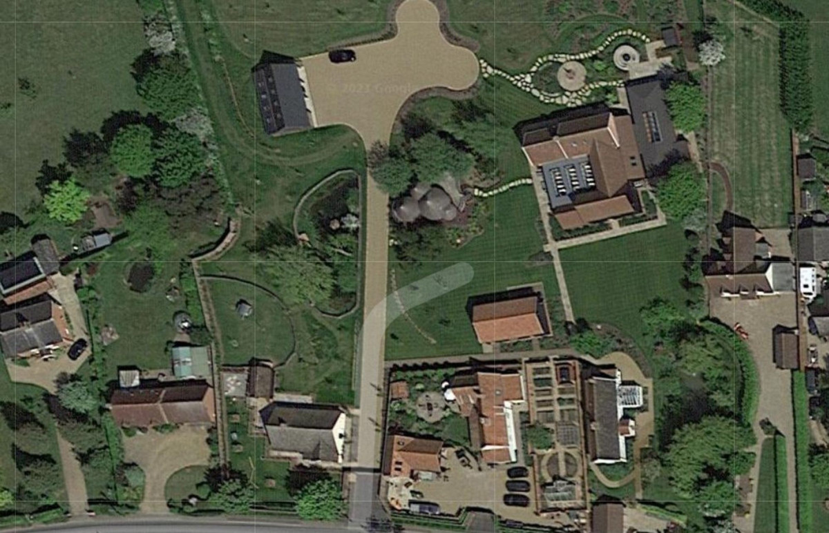 Hai dai gia bat dong san cua showbiz-Hinh-4