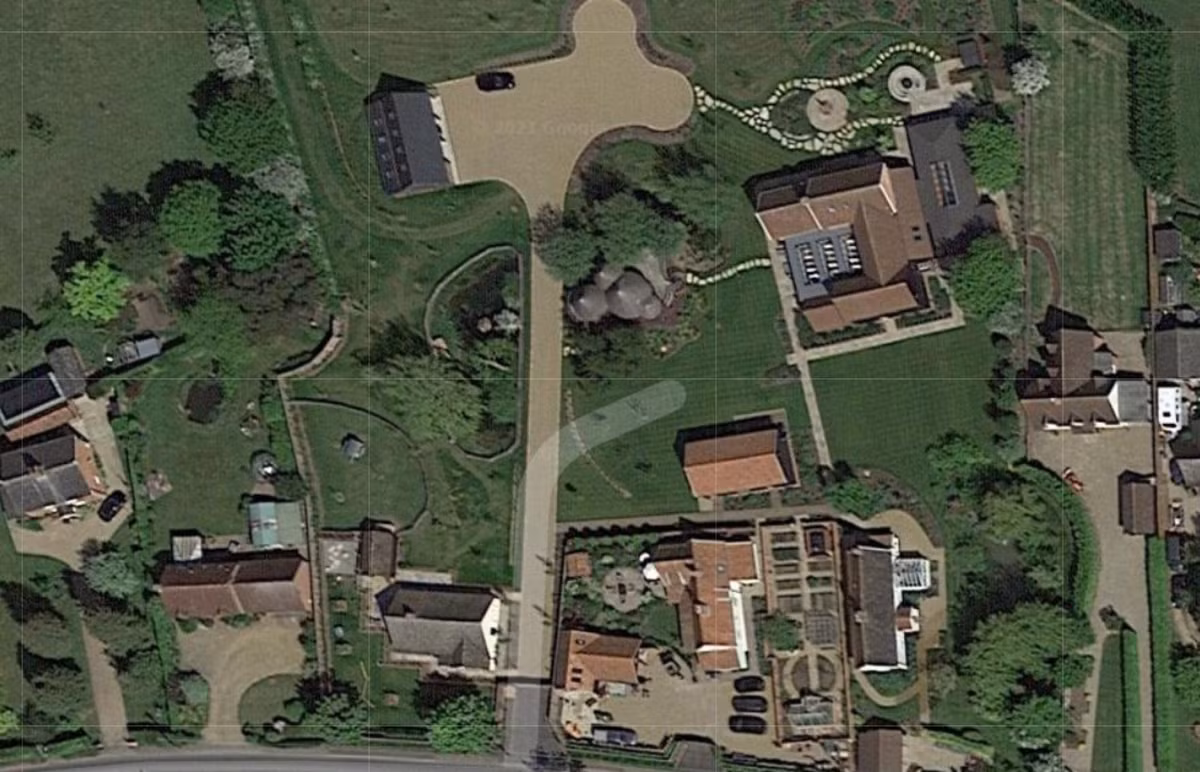 Hai dai gia bat dong san cua showbiz-Hinh-4