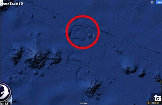 Phát hiện vật thể nghi đĩa bay người ngoài hành tinh ở đáy Thái Bình Dương ảnh 1