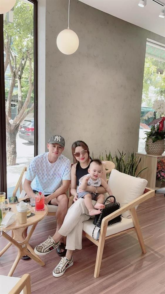 Cau thu Huy Toan dang anh cuoi tai Da Lat, con nhan them 