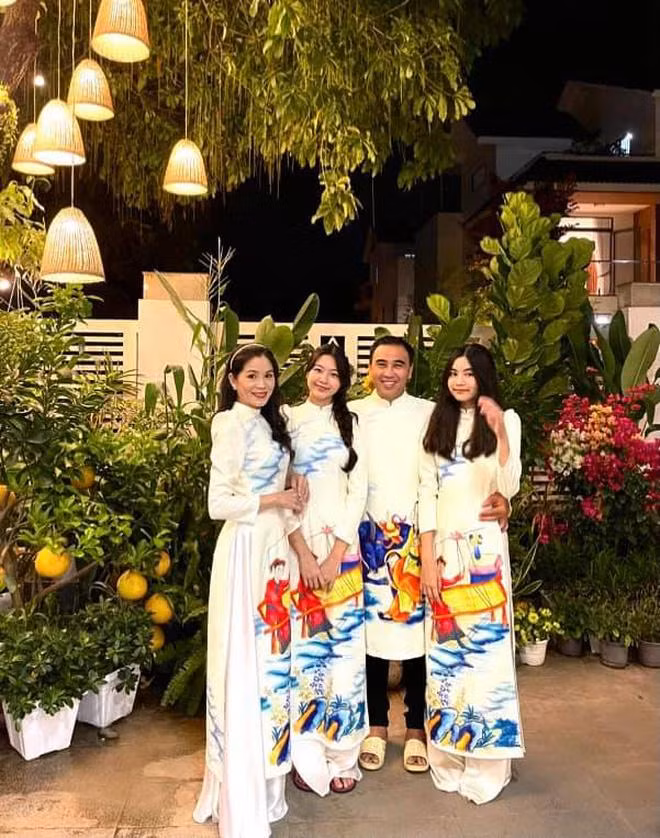 Sinh nhat Quyen Linh, 2 ai nu chiem tron spotlight-Hinh-3