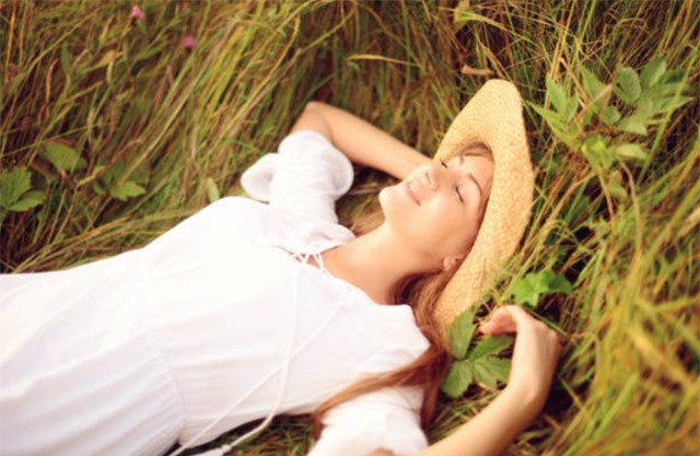 Phụ nữ hãy học cách sống vô tâm để không chuốc khổ vào mình - Hình 2 Phu nu hay hoc cach song vo tam de khong chuoc kho vao minh-Hinh-2