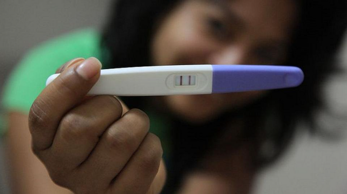 Lam gi neu phat hien mang thai sau khi tiem lieu vaccine COVID-19 dau tien?