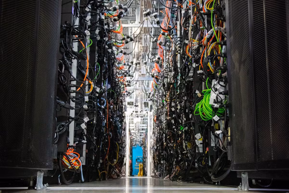 Ben trong nha kho bi mat cua Intel tai Costa Rica