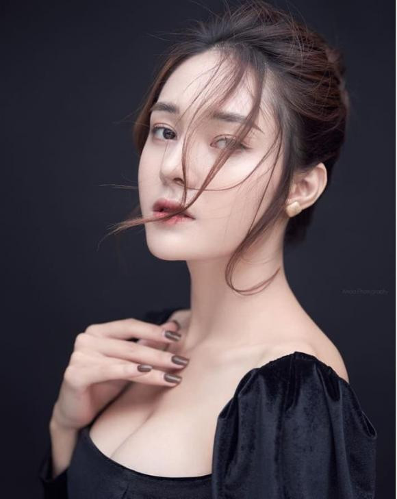 Huynh Phuong dinh tin don hen ho voi hot girl xinh dep-Hinh-11