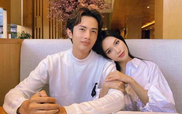 Huynh Phuong dinh tin don hen ho voi hot girl xinh dep