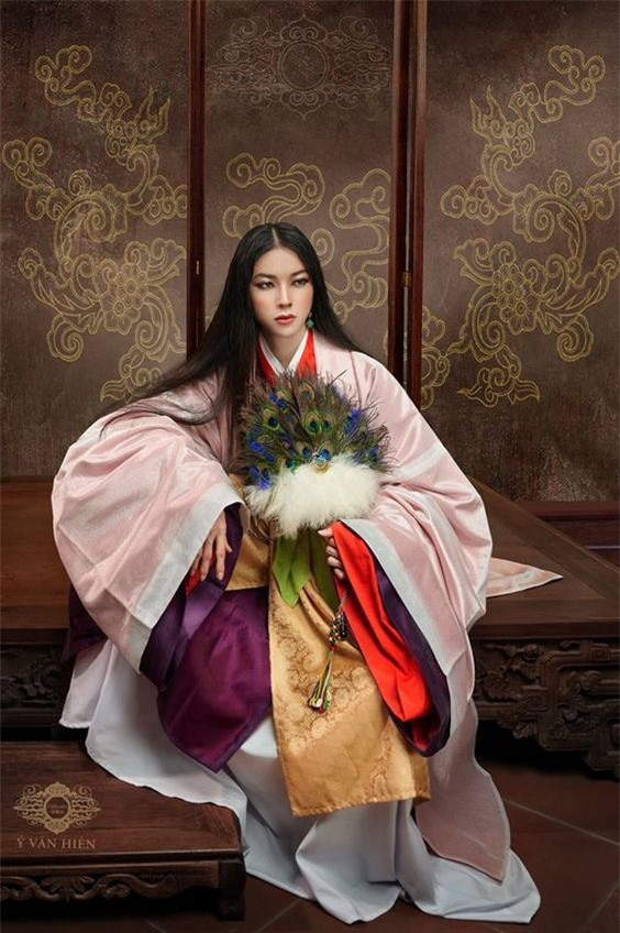 Nô tỳ nào được "Quỷ Vương" khét tiếng sử Việt yêu chiều? No ty nao duoc