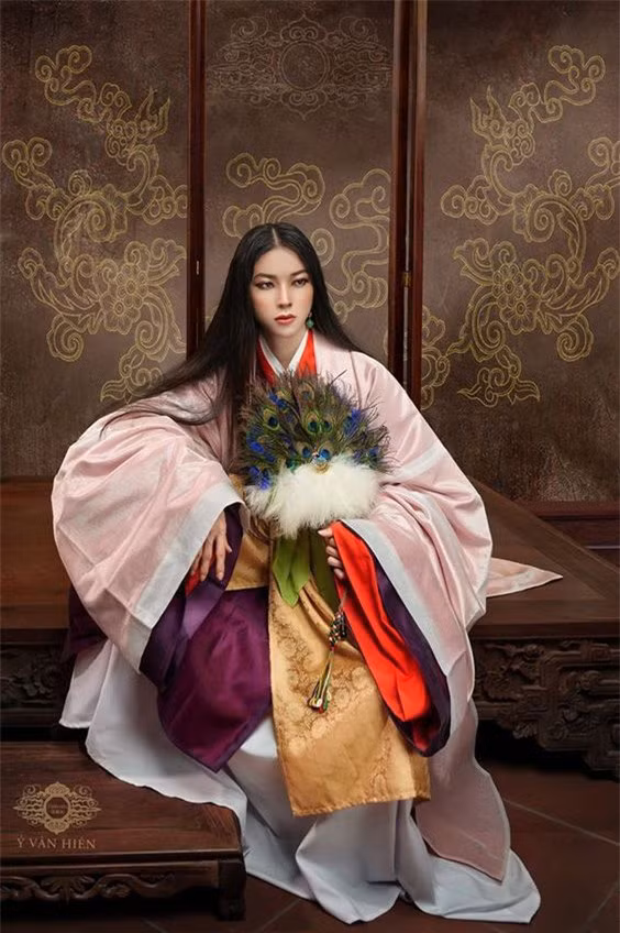 Nô tỳ nào được "Quỷ Vương" khét tiếng sử Việt yêu chiều? No ty nao duoc