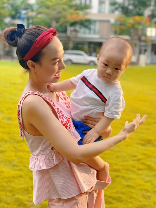 Hai quy tu lanh loi, ngo nghinh cua gia dinh Victor Vu, Dinh Ngoc Diep-Hinh-17