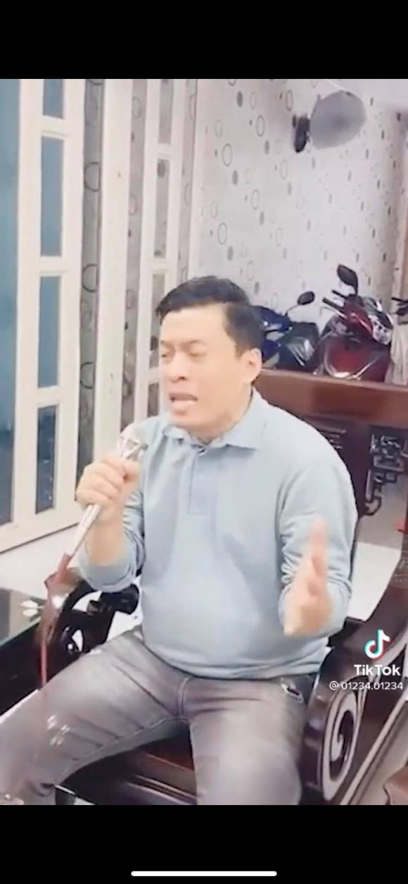 Lam Truong gay hoang mang voi than hinh phat tuong