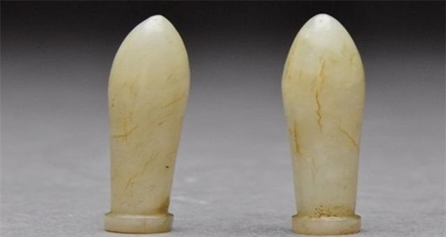 Trom do trong mo co, lao nong chung kien canh tuong ky quai trong dem