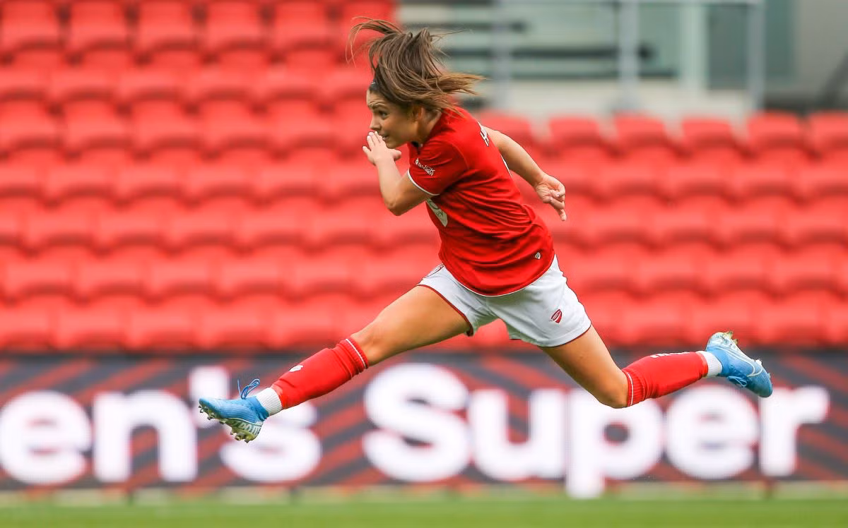 Humphrey chắc chắn là sự bổ sung chất lượng cho hàng công đội nữ Liverpool. Humphrey được nhận xét có kỹ năng chơi bóng tốt, tốc độ nhanh, khống chế bóng ổn và có thể đánh bại thủ môn nhờ những cú sút xa.