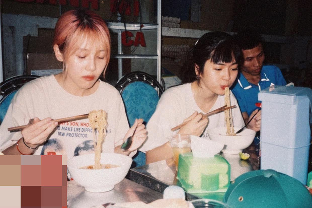 Mui truong Long dich than vao bep nau an cho Hau Hoang-Hinh-3