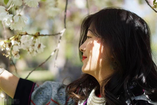 Mac lai chiec vay 16 nam truoc, 