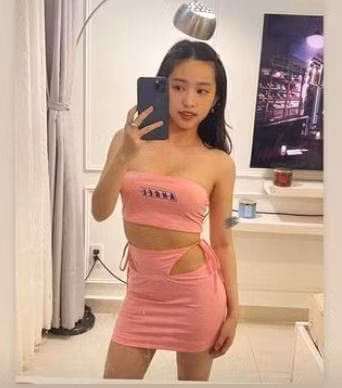 Hot girl Thuy Vi mac vay gia noi y tam giac nhung trong kem sang
