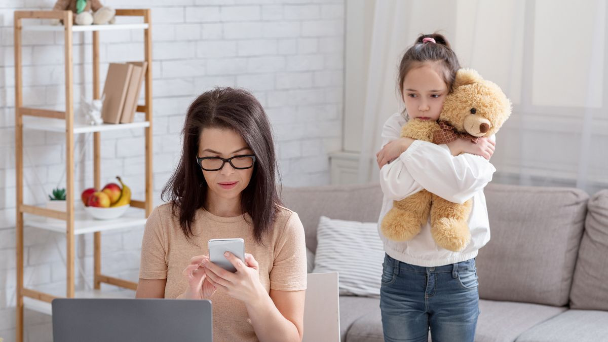 Con gái bị bắt nạt, mẹ trực tiếp “dạy dỗ” khiến những kẻ ấy chừa ngay Con gai bi bat nat, me truc tiep “day do” khien nhung ke ay chua ngay