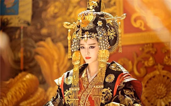 Địch Nhân Kiệt “giải mộng” thế nào khiến Võ Tắc Thiên đỏ mặt hổ thẹn? Dich Nhan Kiet “giai mong” the nao khien Vo Tac Thien do mat ho then?