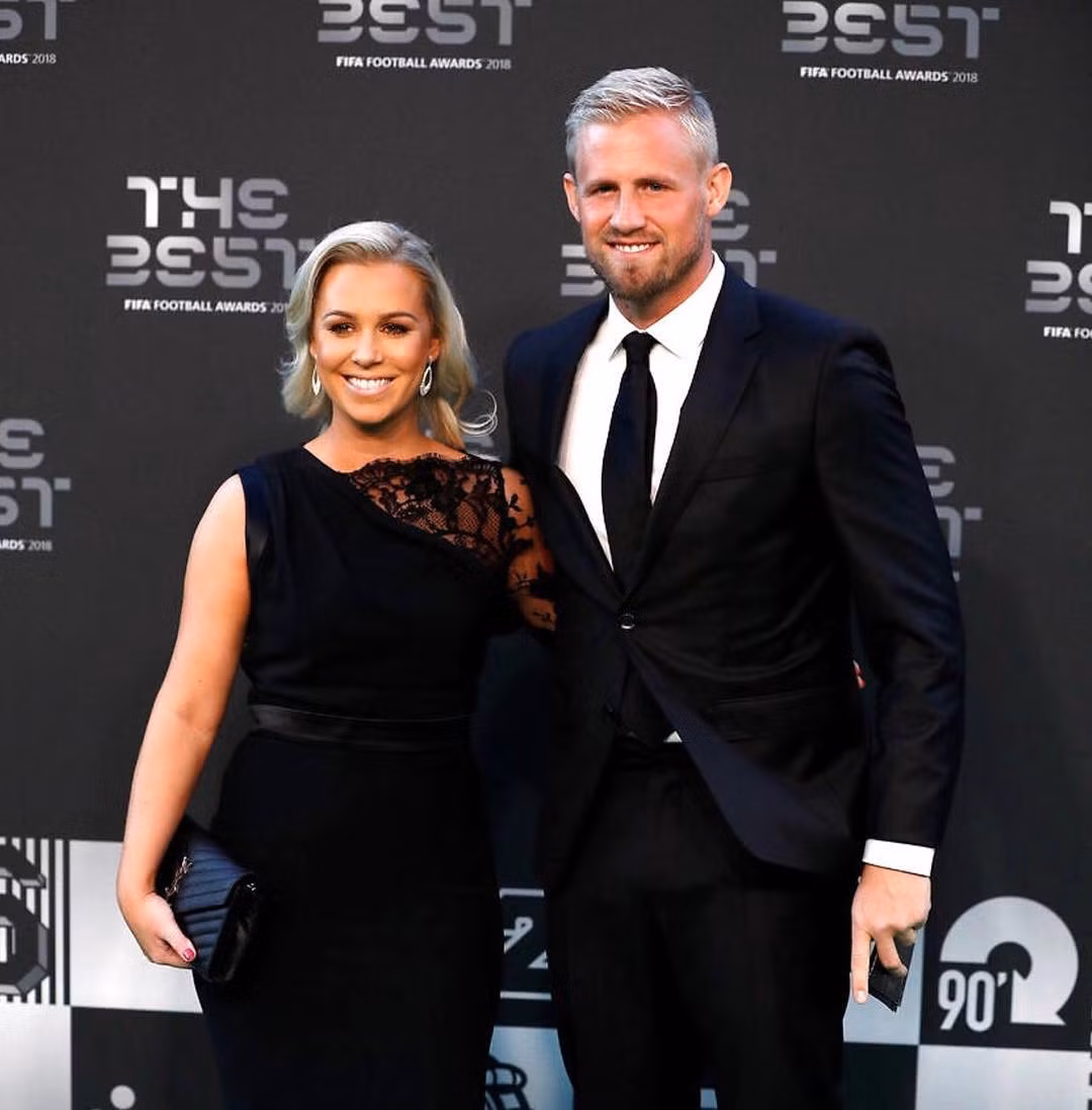 Thủ môn Kasper Schmeichel gặp Stine Gyldenbrand lần đầu tiên khi anh 17 tuổi. Năm 2010 và 2012, cặp đôi lần lượt chào đón hai người con. Đến năm 2015, họ tổ chức đám cưới.