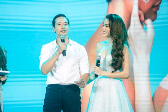 Ha Ho lam dan tinh xuyt xoa voi nhan sac me 3 con-Hinh-2