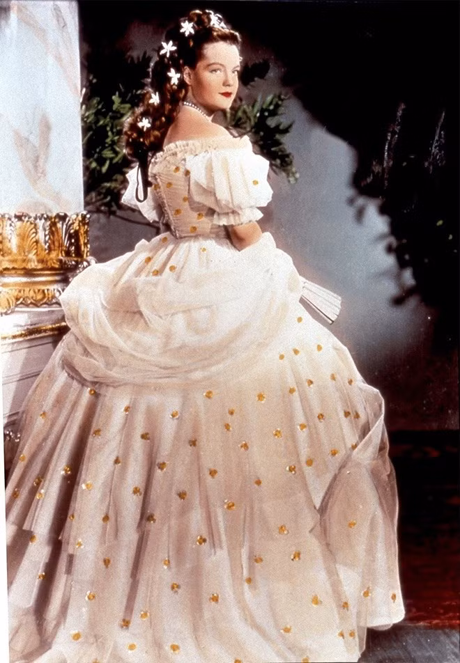 Nữ hoàng xinh đẹp nhất thế giới và chuyện làm đẹp ly kỳ - Hình 8 Nu hoang xinh dep nhat the gioi va chuyen lam dep ly ky-Hinh-8