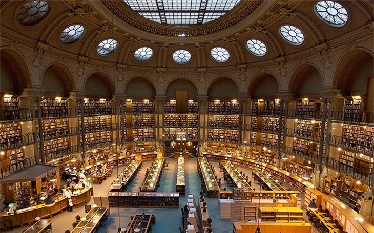 Hàng năm có hơn một triệu du khách đến thăm nơi này.