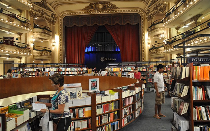 Bất kỳ một người mê sách nào cũng ước mong được đến với cửa hàng sách vô cùng tuyệt vời này.