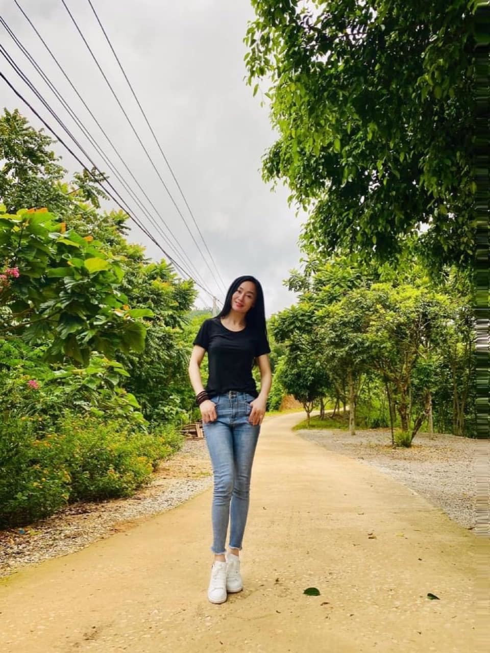 Quach Thu Phuong tre va sexy hon han ba Xuan 