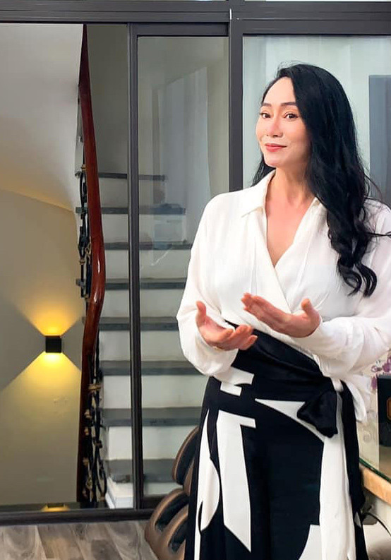 Quach Thu Phuong tre va sexy hon han ba Xuan 