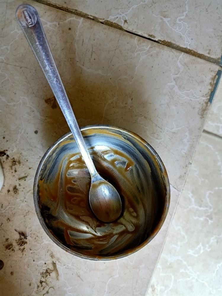 Be gai lop 4 o Lai Chau diu em den truong gay xuc dong-Hinh-4