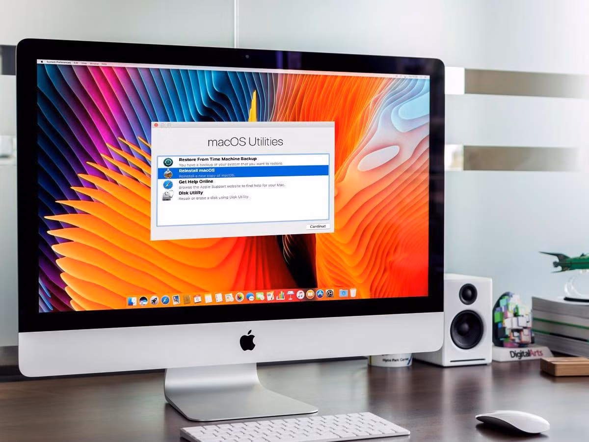 Để cài lại hệ điều hành trên Windows, vào Settings > Update &amp; Security > Recovery > chọn Get started ở mục Reset this PC. Sau khi máy tính khởi động lại, chọn Keep my files nếu muốn giữ lại dữ liệu, hoặc Remove everything để xóa toàn bộ. Trên macOS, tham khảo hướng dẫn trên website của Apple tại đây. Ảnh: Macworld.