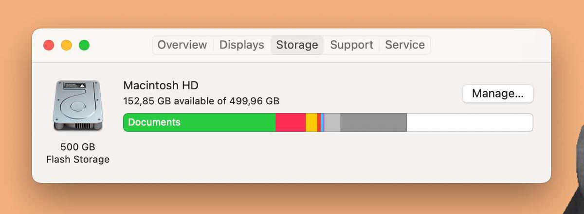 Trên macOS, nhấn vào biểu tượng Apple trên menu bar &gt; About This Mac &gt; Storage để xem dung lượng ổ cứng còn lại. Nếu có nhiều dữ liệu quan trọng, người dùng nên cân nhắc mua ổ cứng ngoài hoặc sử dụng các dịch vụ đám mây để tiết kiệm dung lượng trên máy. Người dùng Windows có thể vào This PC để kiểm tra dung lượng trống của ổ cứng và các phân vùng (nếu có). Ảnh: Chụp màn hình.