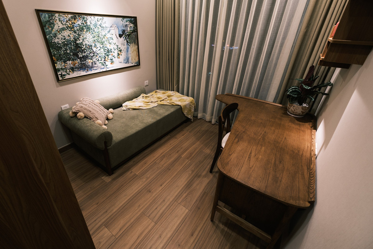 Phòng ngủ thứ 2 nay là nơi làm việc cho gia chủ.