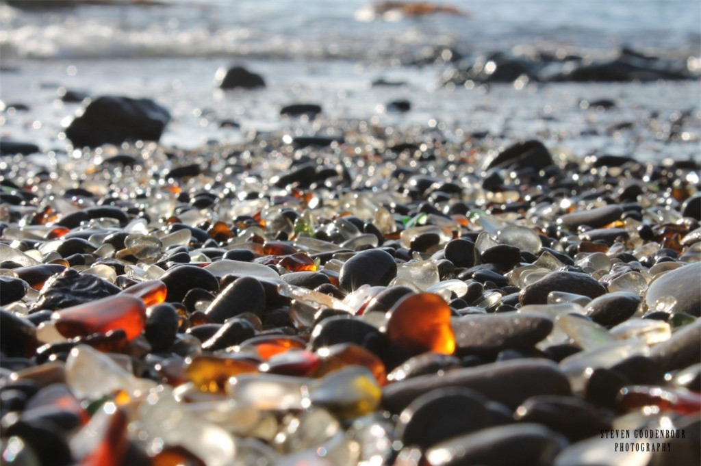 Chiêm ngưỡng "bãi biển pha lê" tuyệt đẹp ở Mỹ ảnh 6