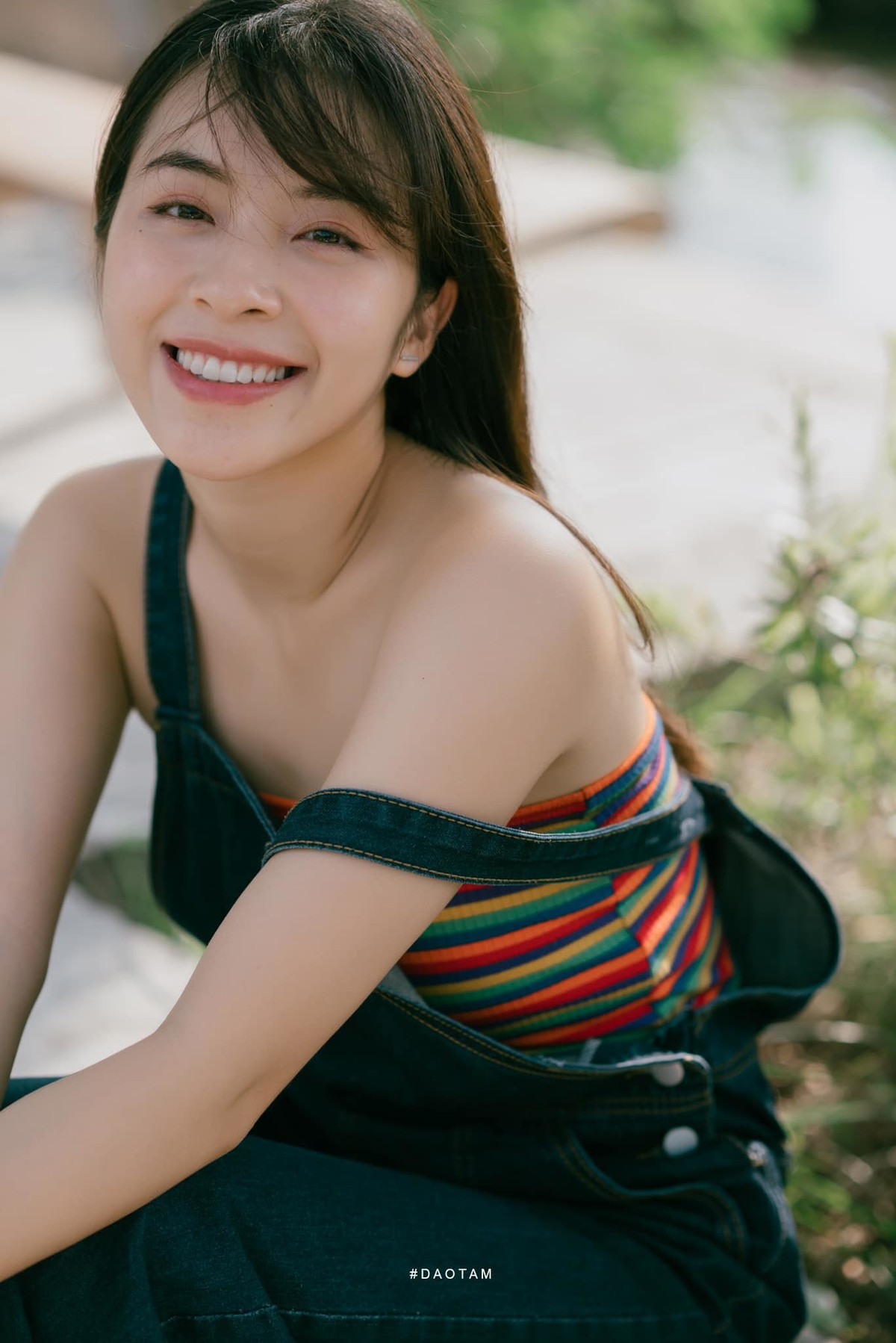 Không chỉ trở lại màn ảnh với vai Hoài của Phố trong làng, Trần Vân còn tham gia chương trình Cầu vồng tìm kiếm diễn viên 2021 đang phát sóng và là một trong những thí sinh nổi bật nhất.