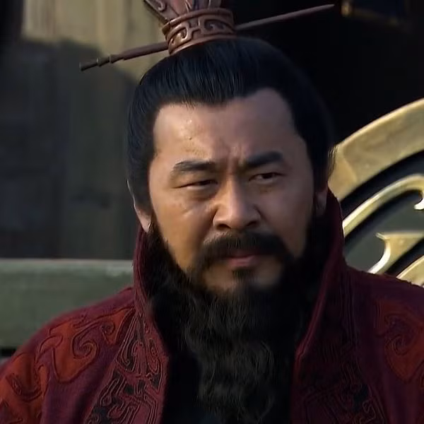 Nhan vat khien Tao Thao phai hoi y kien 3 quan su la ai?