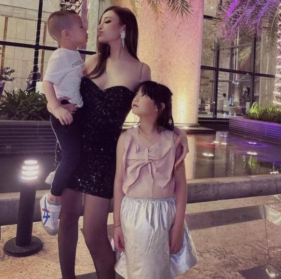 "Gái hai con" Huyền Baby được trai Tây khen gợi cảm và xin số ảnh 9