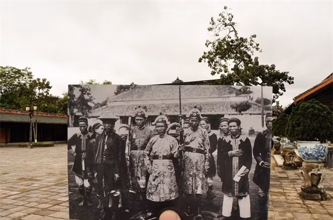 Lính gác nơi kinh đô triều Nguyễn những năm 1910.