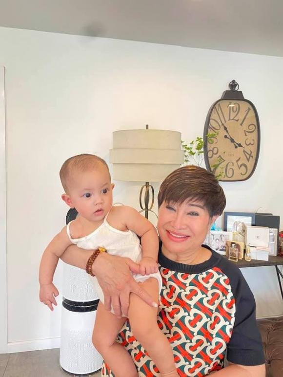 Vo cu cua Dam Vinh Hung tiet lo moi quan he than mat voi Ha Ho-Hinh-5