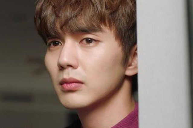 Đến bệnh viện, nhìn thấy người nằm giường bên cạnh vợ mà tôi đau điếng Den benh vien, nhin thay nguoi nam giuong ben canh vo ma toi dau dieng