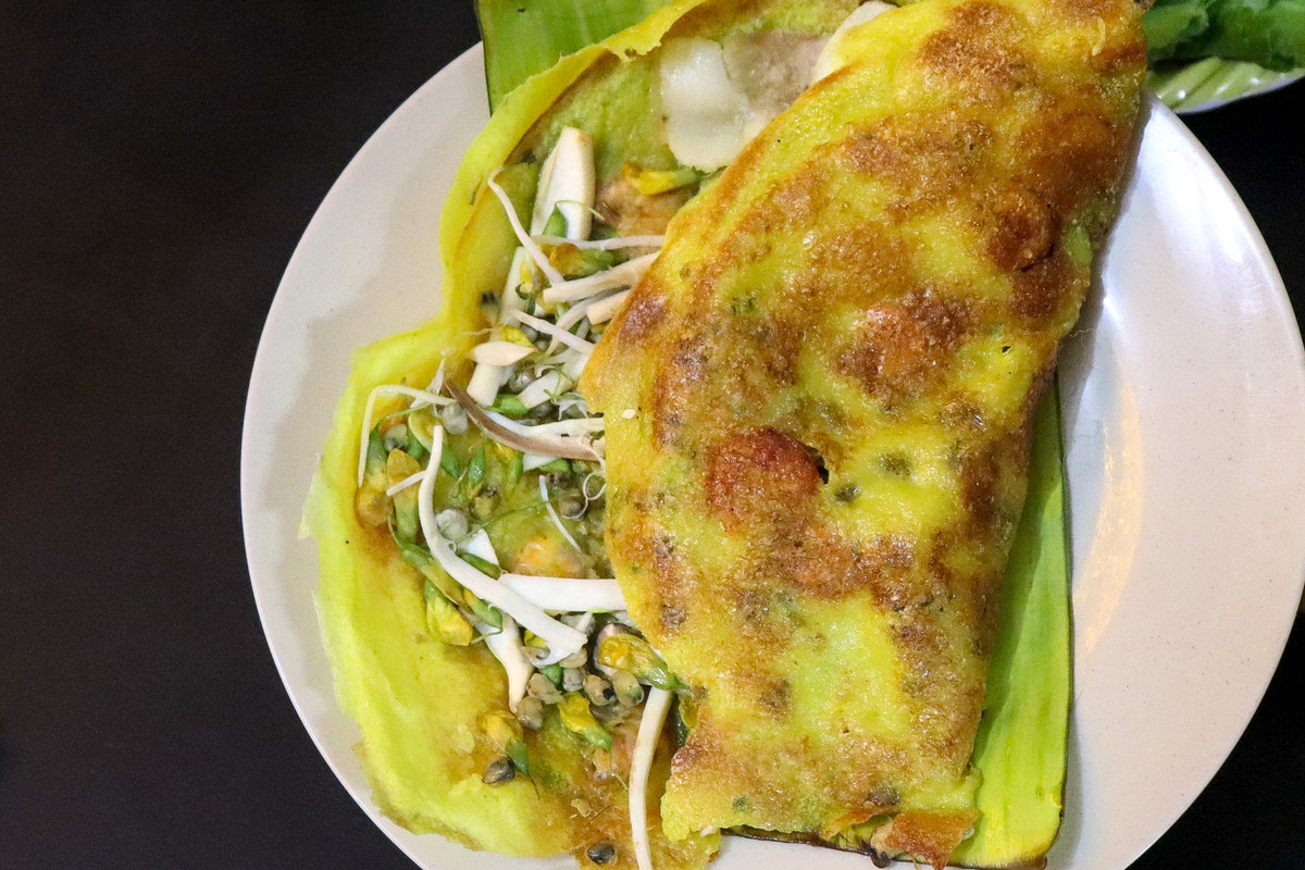 Quan banh xeo o quan 8 hut khach nho tranh tuong 3D-Hinh-3