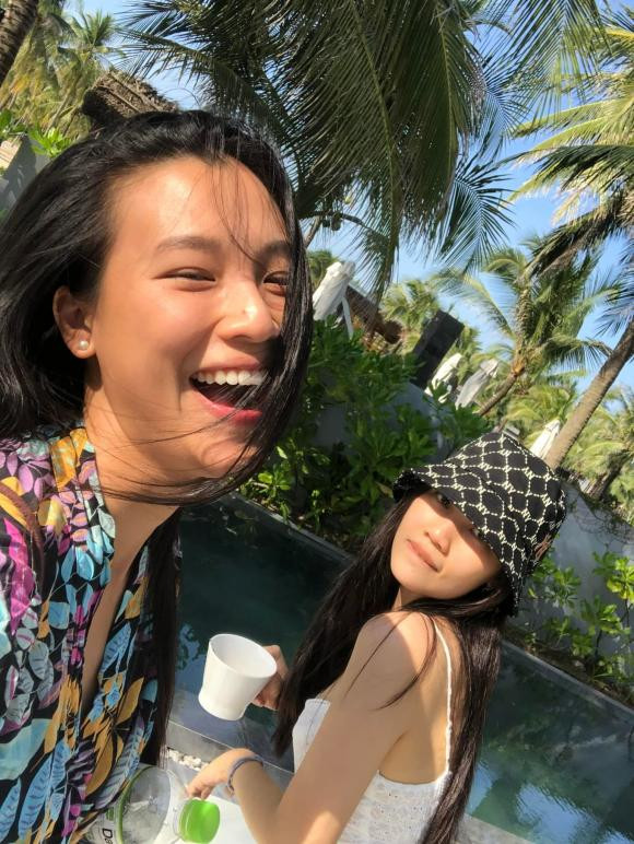 Hé lộ chân dung hai người em kín tiếng của MC Hoàng Oanh - Hình 11 He lo chan dung hai nguoi em kin tieng cua MC Hoang Oanh-Hinh-11