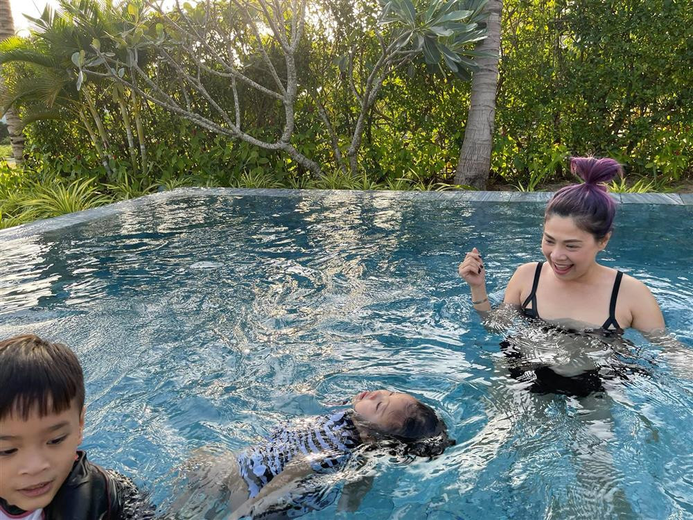 Ngay ve Viet Nam cua con trai Ngo Kien Huy-Hinh-3