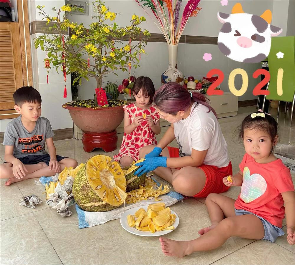 Ngay ve Viet Nam cua con trai Ngo Kien Huy-Hinh-7