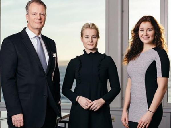 Quan điểm về tiết kiệm của hai nữ tỷ phú trẻ Quan diem ve tiet kiem cua hai nu ty phu tre