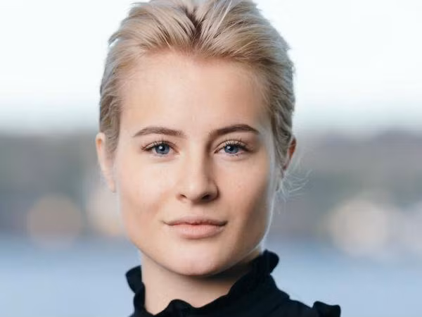 Quan diem ve tiet kiem cua hai nu ty phu tre-Hinh-3